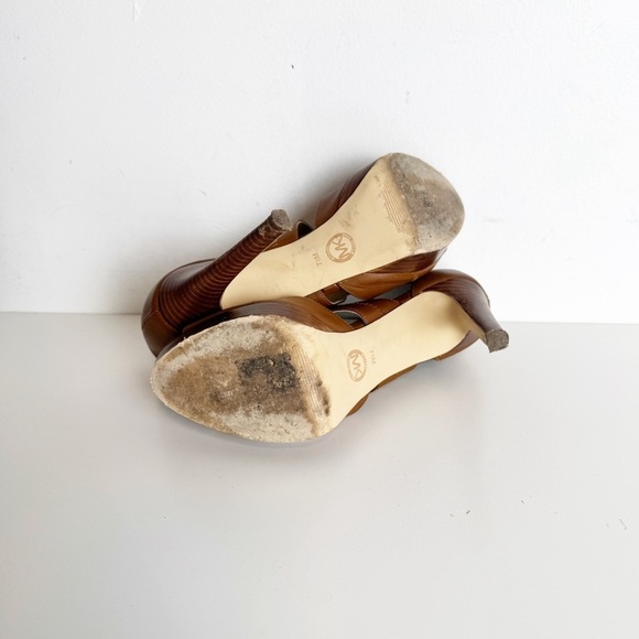 Michael Kors Berkeley T-Strap zipper platform heels tan leather size 7.5 - Picture 5 of 7